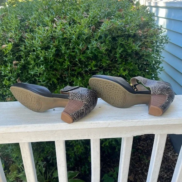 L'Artiste by Spring Step Toolie Women's Mary Jane Shoes. - Picture 5 of 5